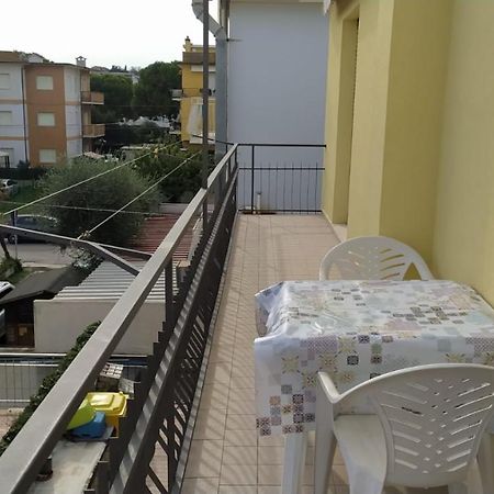 Appartamento Marcella A Due Passi Dal Mare Marcelli Exterior foto