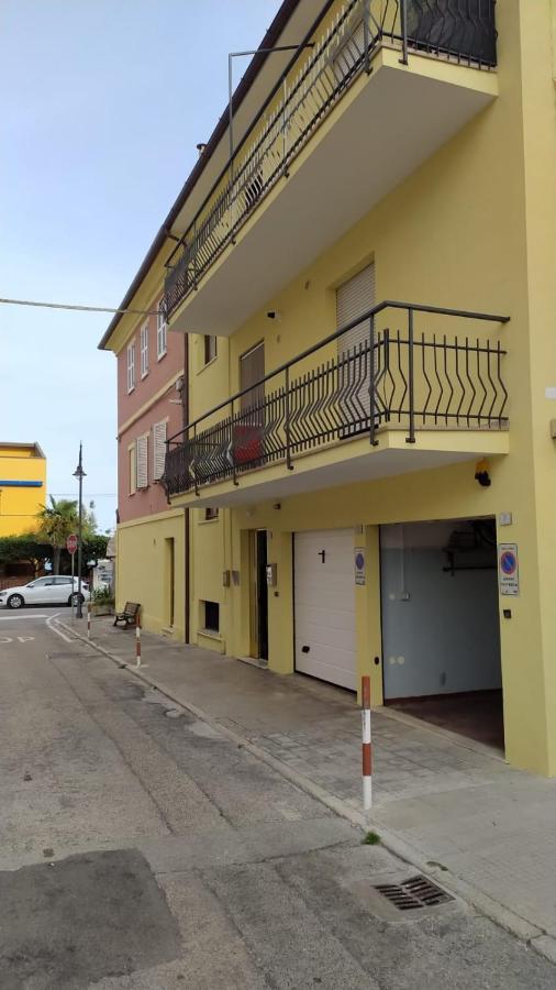 Appartamento Marcella A Due Passi Dal Mare Marcelli Exterior foto